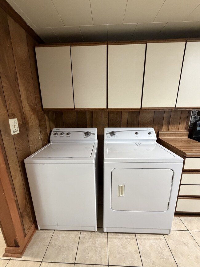 Building Photo - 6793 Edwards Ave