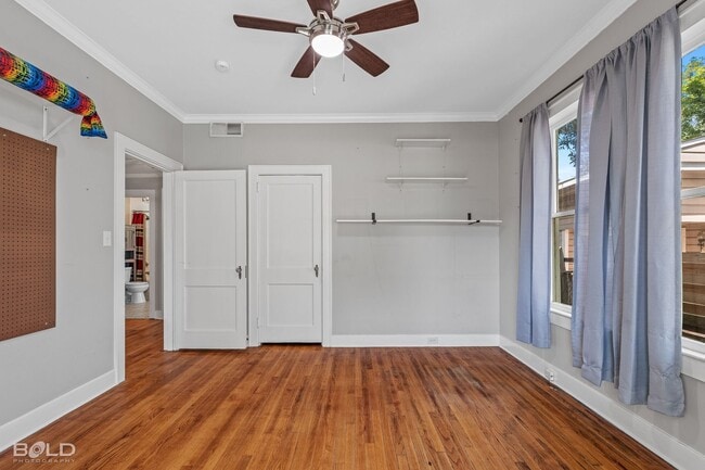Building Photo - Check Out this 3 bed 2 bath!!