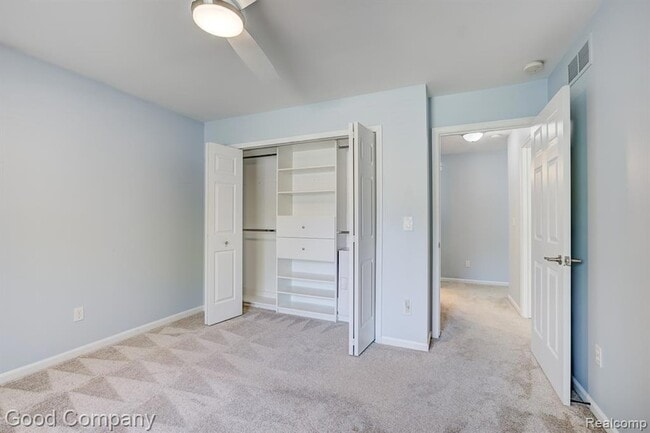 Building Photo - 2924 Wessels Dr