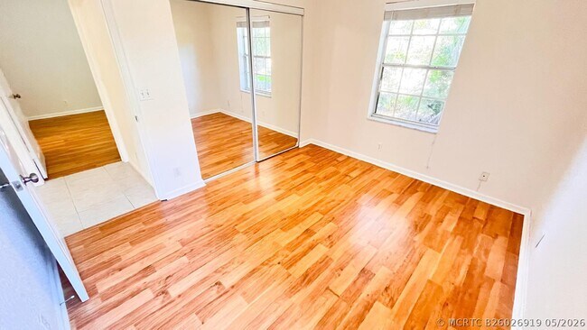 Building Photo - 1440 Hawthorne Pl