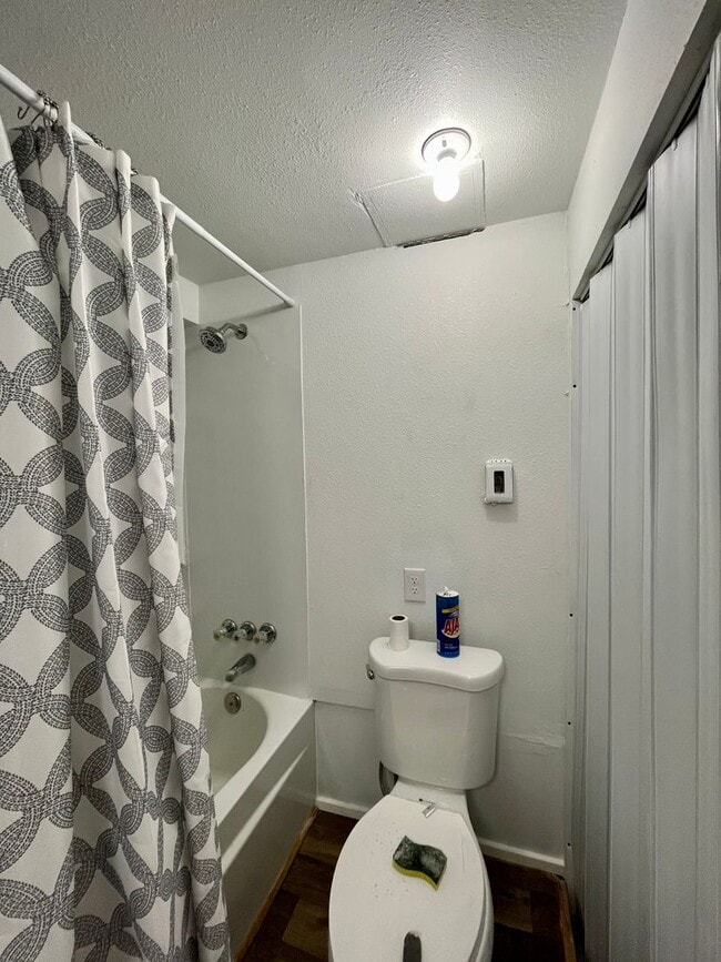 Building Photo - Renovated 4 bedroom home for rent