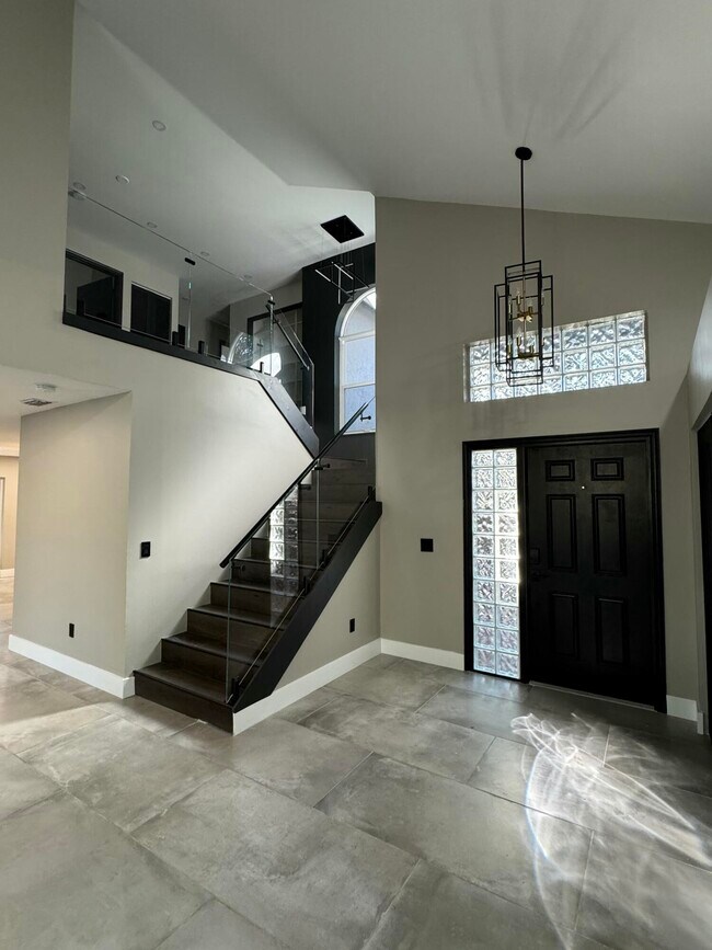 Building Photo - 10366 Buena Ventura Dr