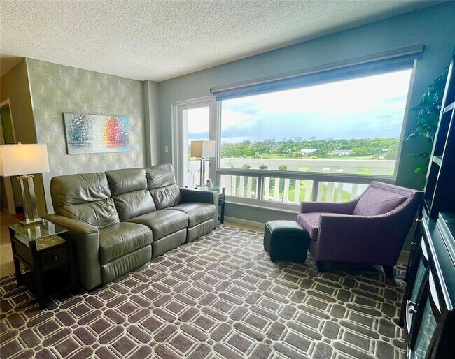 Building Photo - 2500 NE 48th Ln