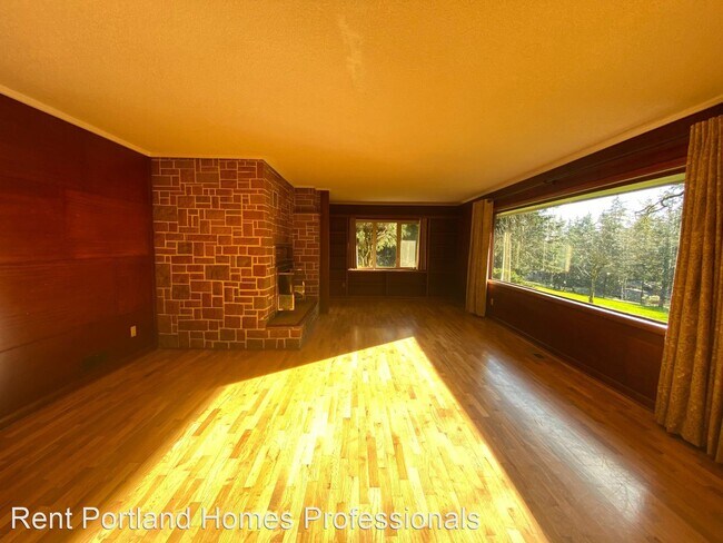 Building Photo - 4 br, 2 bath House - 10275 SE Hillcrest Drive