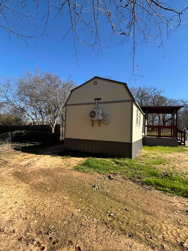 Building Photo - 3404 E Hwy 199