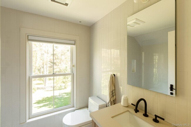 Building Photo - 4-6 Old Primrose Hill Rd