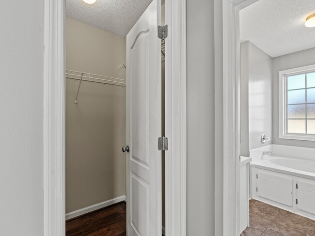 Building Photo - 213 Steppe Ct