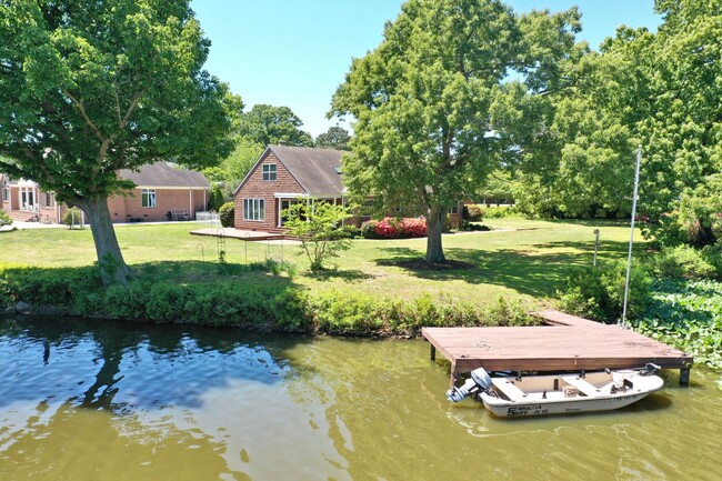Building Photo - Waterfront Home on 1 Acre Treed Lot, 4/2 +...