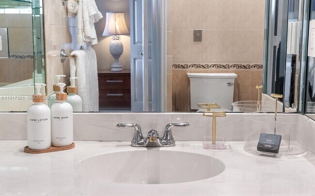 Building Photo - 3255 NE 184th St