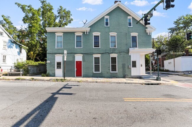 Primary Photo - 102 W North Ave
