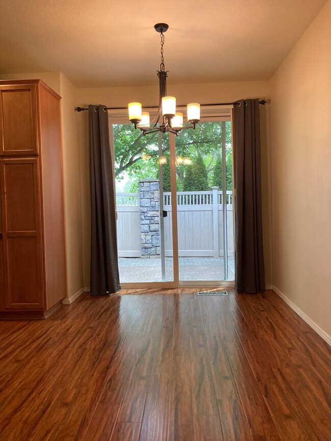 Building Photo - $500.00  OFF  1ST  FULL  MONTH'S  RENT   C...