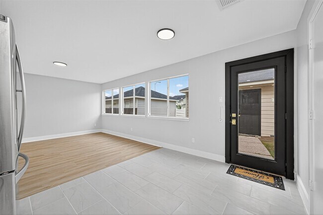 Building Photo - 19515 Fletcher Way Dr
