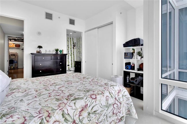 Building Photo - 150 E Robinson St