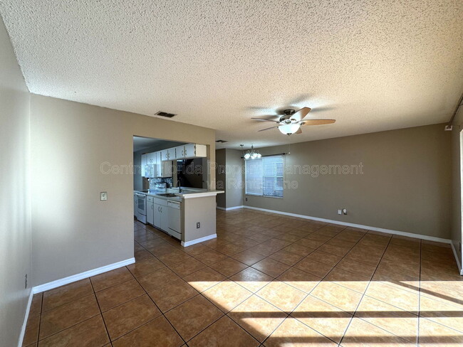 Building Photo - 2802 Curry Village Ln