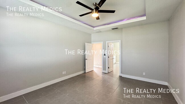 Building Photo - 13 Zinnia Ln