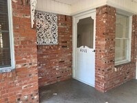 Building Photo - 6511 Ravendale Ln