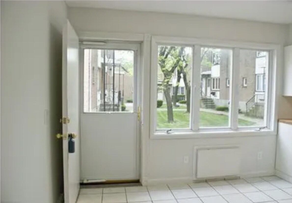 Living in Kitchen - 120 Wooster St