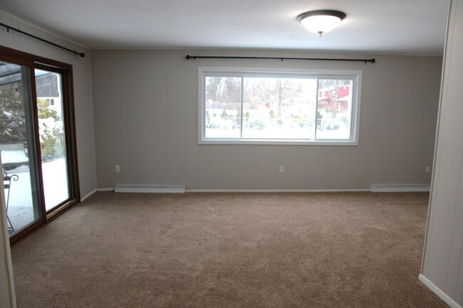 Building Photo - 4259 Packard St