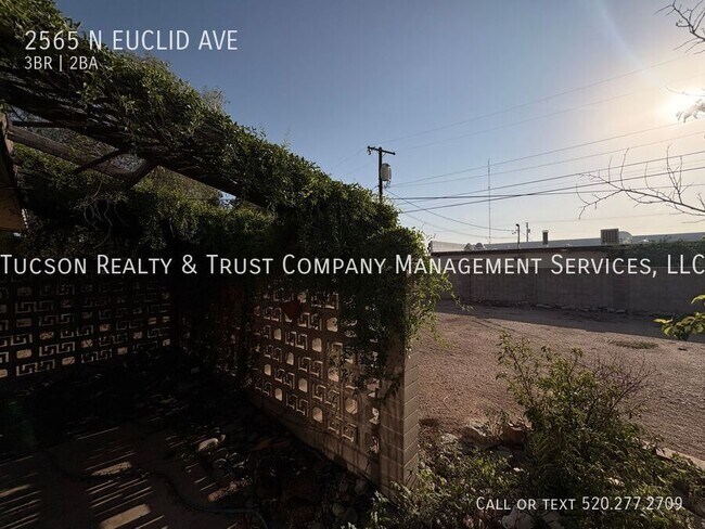 Building Photo - 2565 N Euclid Ave