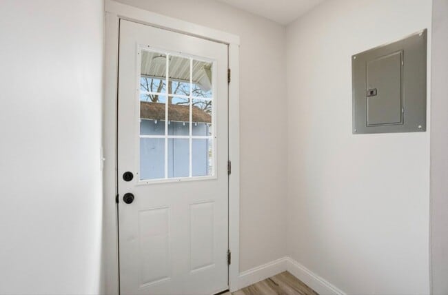 Building Photo - Spacious inside and out! Freshly painted!  3-Bedroom Rental Home – Comfort & Convenience!
