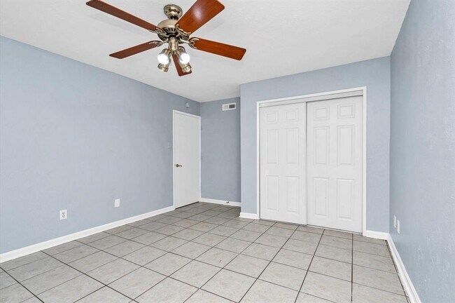 Building Photo - 18215 Navajo Trail Dr