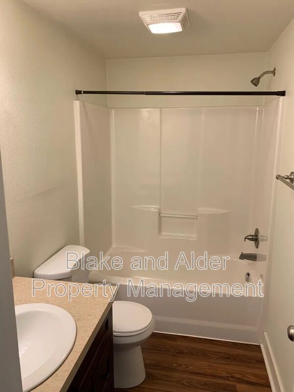 Building Photo - 8211 N Montana Ave