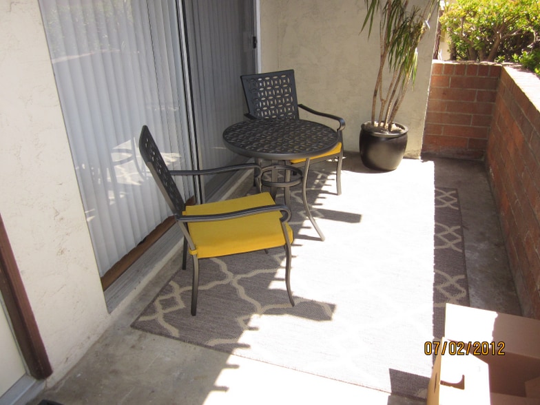 Building Photo - 2213 Voorhees Ave