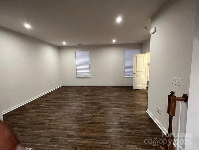 Building Photo - 2596 Grantham Place Dr