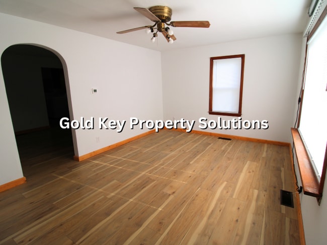Building Photo - Nicely Updated 3 BR 1.5 BA House with Central Air and Garage (NO SECTION 8)