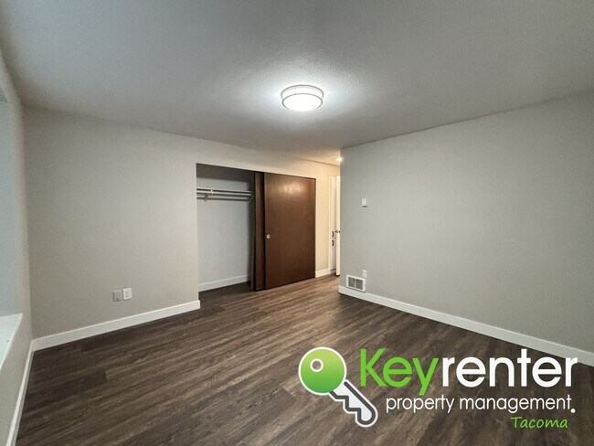 Building Photo - 7920-7922 37th St Ct W