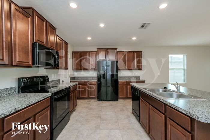 Building Photo - 10501 Fairy Moss Ln