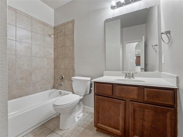 Building Photo - 2308 Fountain Gate Dr