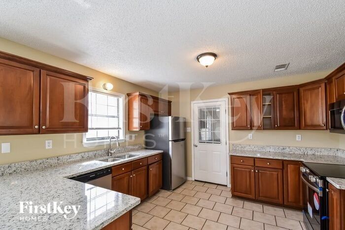Building Photo - 3734 Oakmoor Cir E