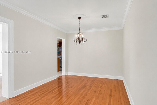 Building Photo - 1160 NE 98th St