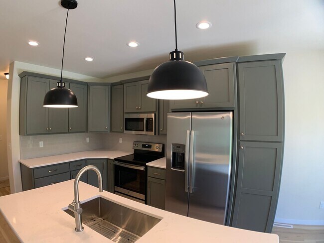 Building Photo - 1360 Goldenwood Dr