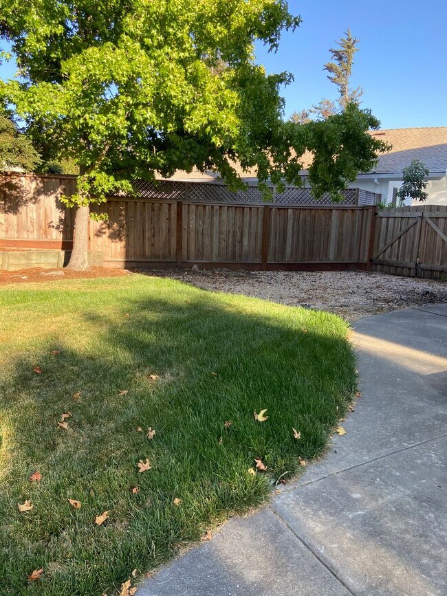 Building Photo - 1725 Tampico Ct