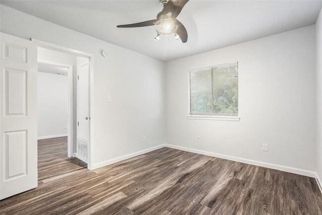 Building Photo - 7415 Vintage Hills Dr