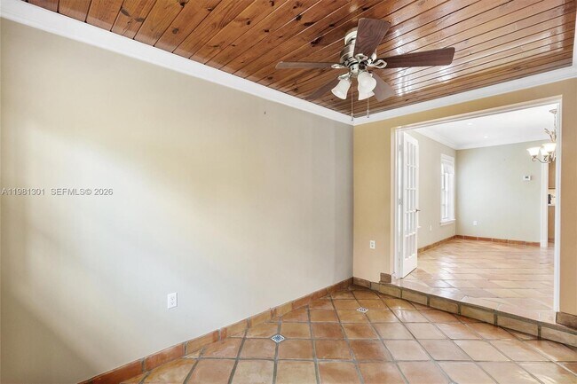 Building Photo - 300 187th St