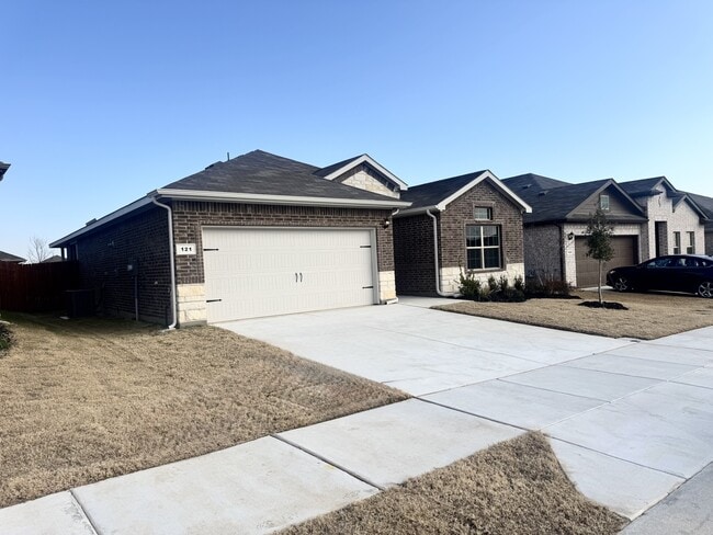 Building Photo - 121 Daffodil Ln