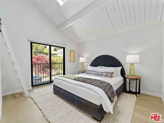 Building Photo - 2304 Vestal Ave