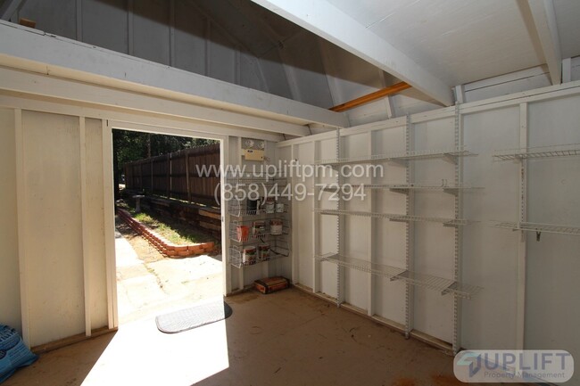 Building Photo - 2 Bed, 1 Bath House w/ AC, Storage Barn