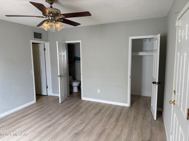 Building Photo - 2856 N Cherry Ave