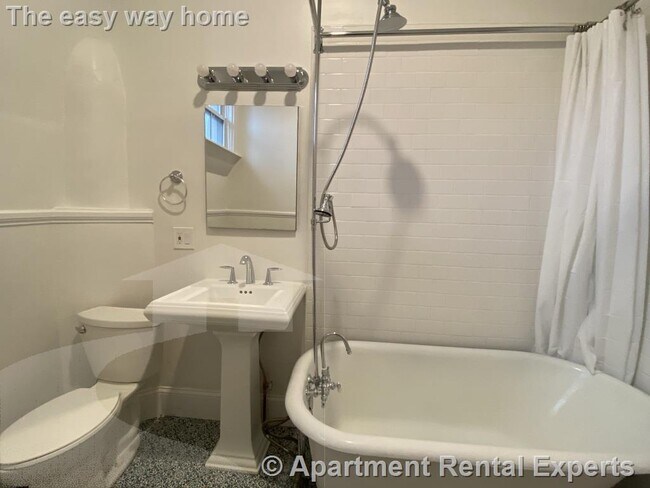 Building Photo - 194 Central St