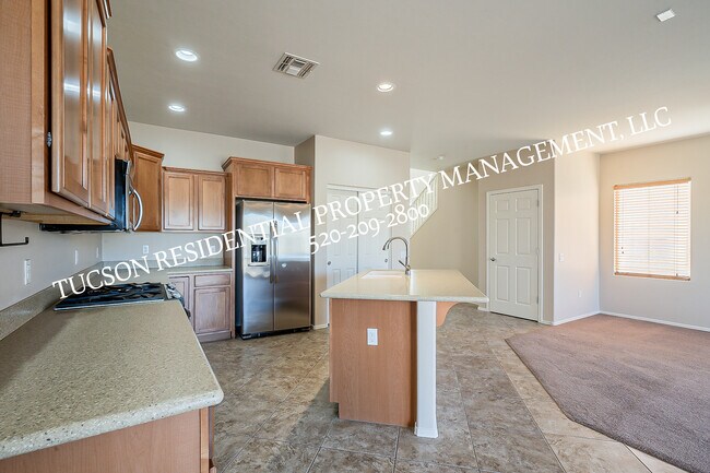 Building Photo - 6012 S Meadow Breeze Dr