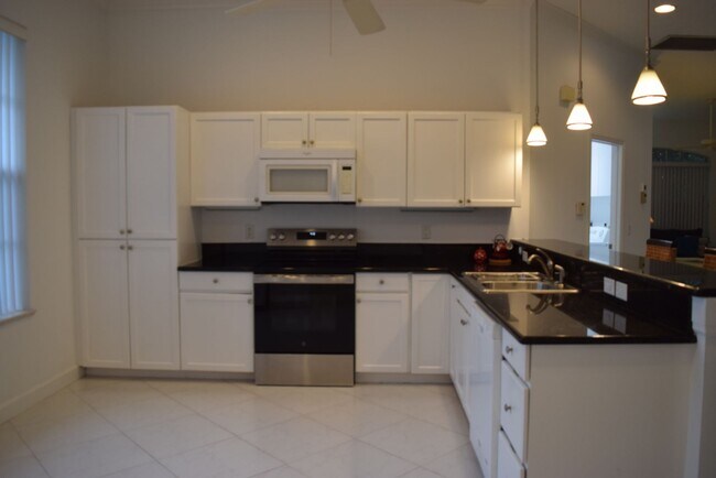 Building Photo - Fully furnished 3 bedroom 3 Bath POOL home in Sandpiper Bay