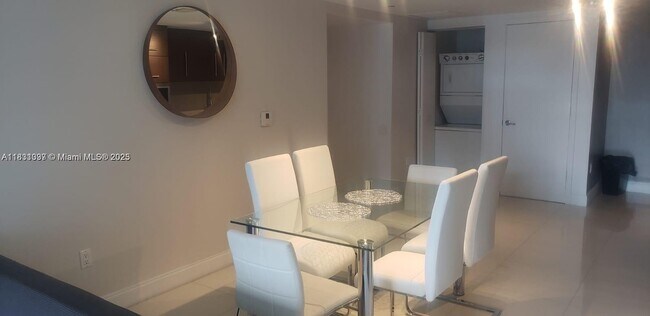 Building Photo - 485 Brickell Ave