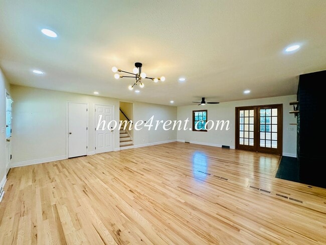 Building Photo - 11131 Wornall Rd
