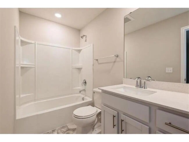 Building Photo - 10888 Fountain Pl N