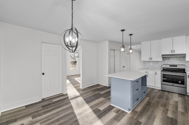 Building Photo - 4745 Arevalo Dr