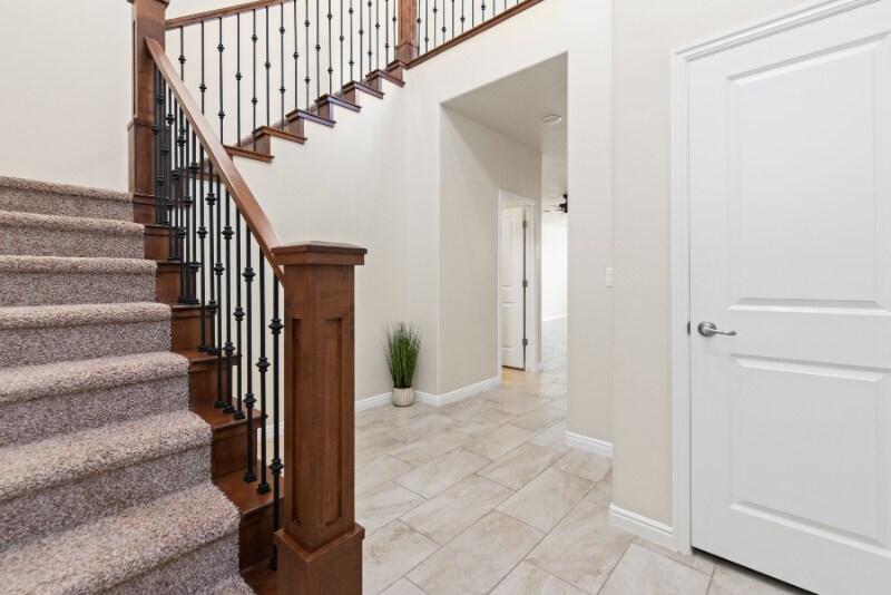 Building Photo - 140 W Center St